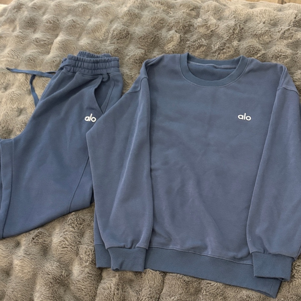 ALO Yoga Slate Blue Sweatshirt and Joggers